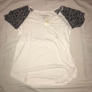 ☆cute Aeropostale tee ☆